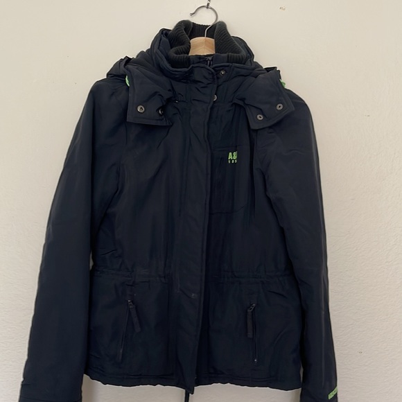 ABERCROBIE. Size L. Color navey. Inside green - Picture 11 of 13